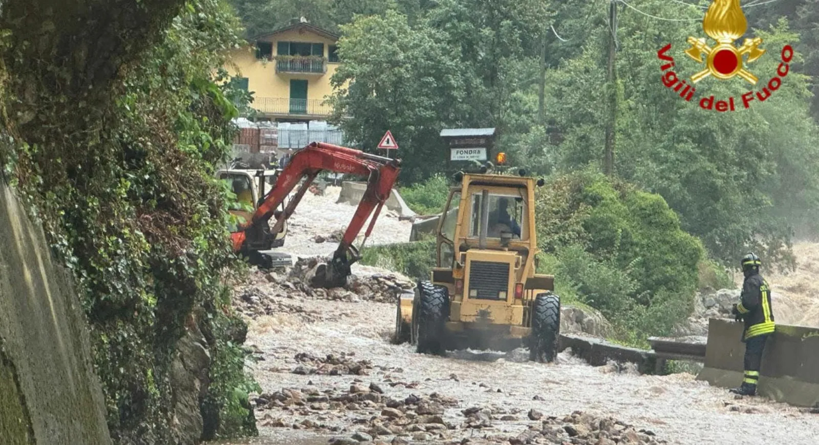 Maltempo in mezza Italia con pioggia e allerta meteo