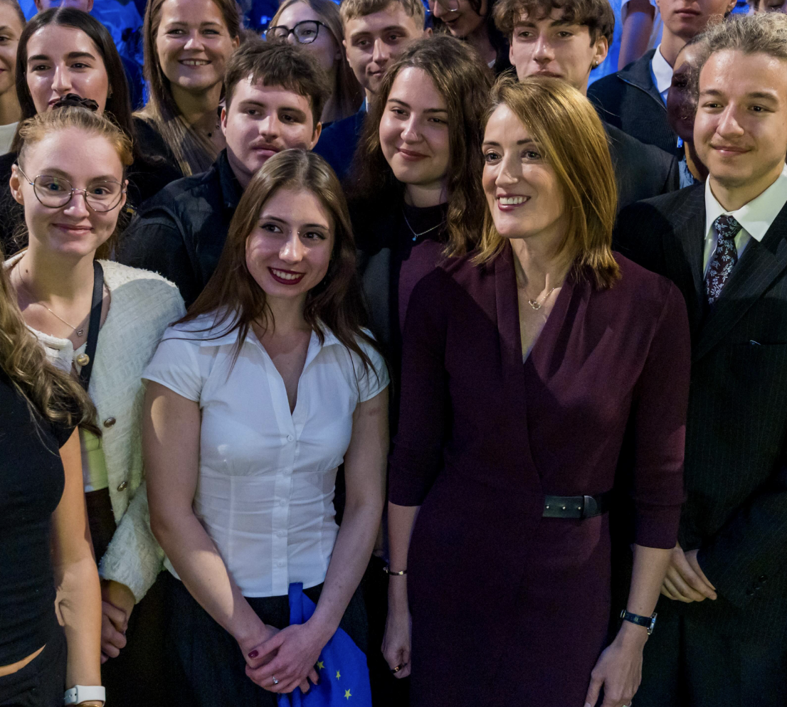 Metsola al Meeting di Rimini: “Custodire le radici, accelerare il futuro”. Un messaggio per le nuove generazioni europee