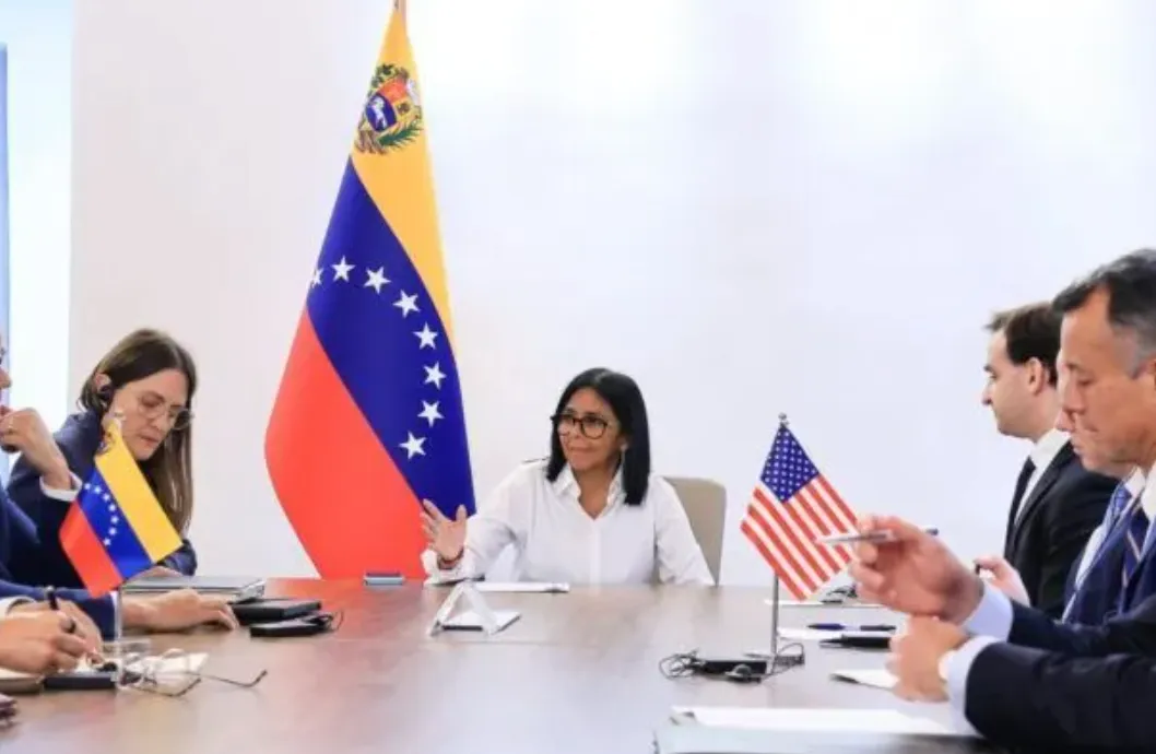 Accordo petrolifero tra Stati Uniti e Venezuela: 65 miliardi di barili e oltre 100 miliardi di dollari di investimenti