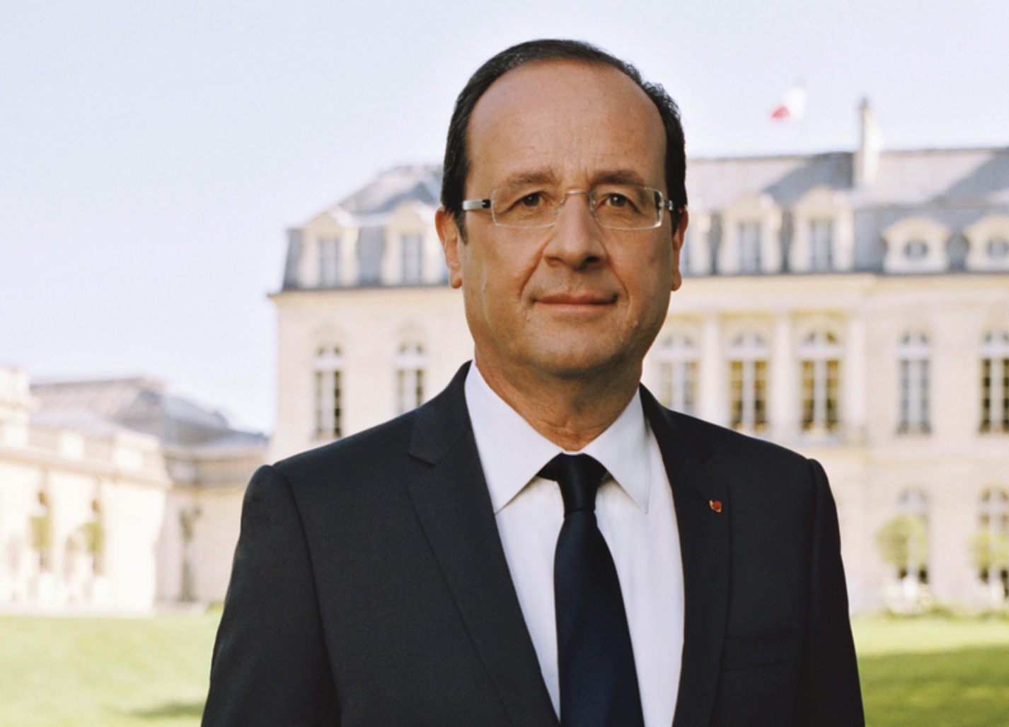 Hollande torna in campo: a Blois l’ex presidente testa il consenso nel Partito Socialista