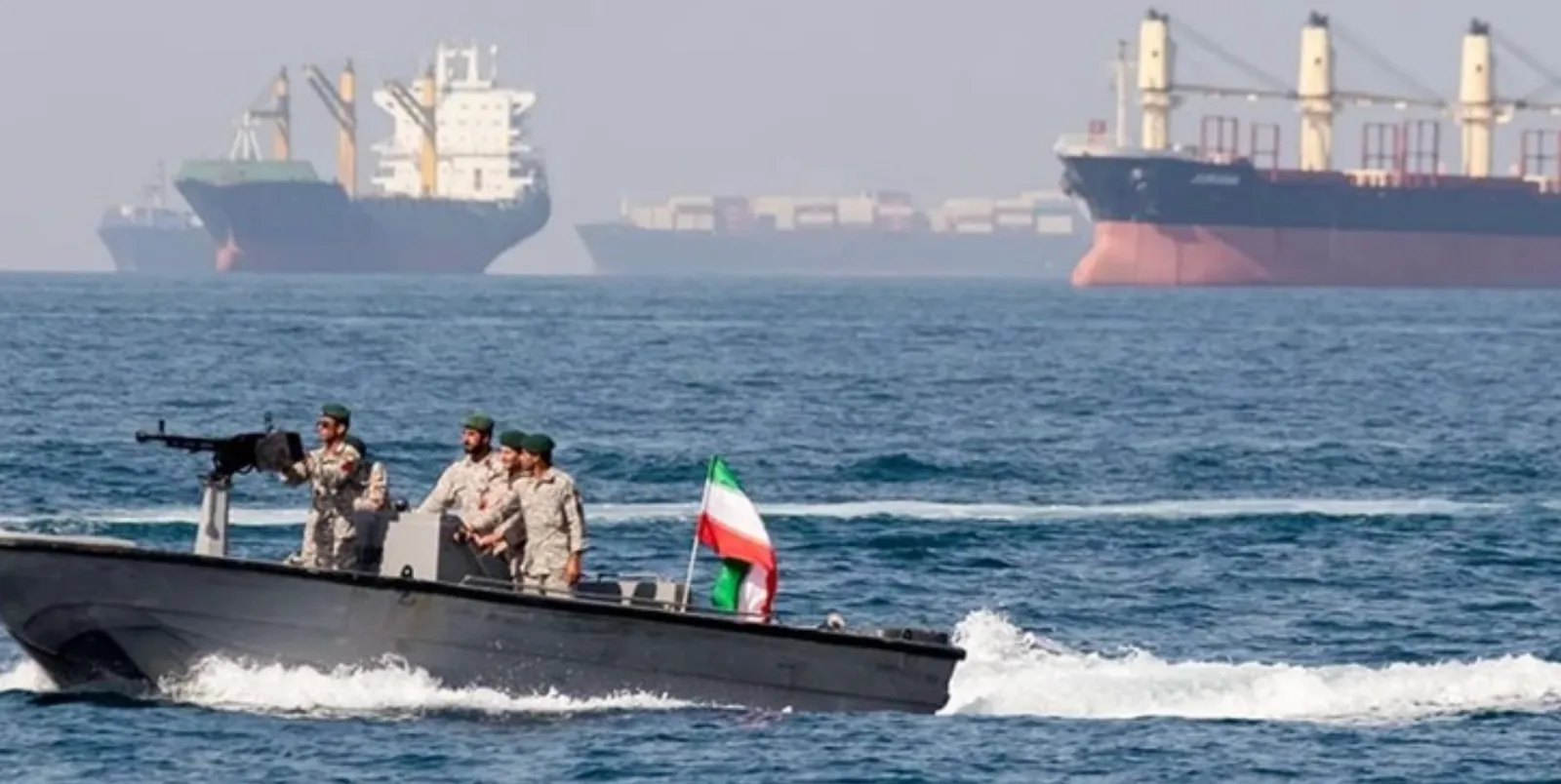 USA-IRAN, NUOVI BOMBARDAMENTI: LA GUERRA TORNA A INFUOCARE IL GOLFO. TRUMP: «I NEGOZIATI SONO INUTILI»