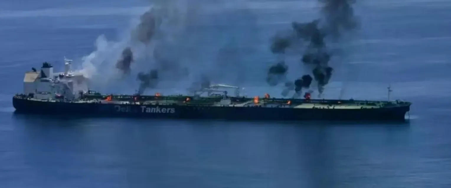 ALLARME NELLO STRETTO DI HORMUZ: DUE PETROLIERE ATTACCATE