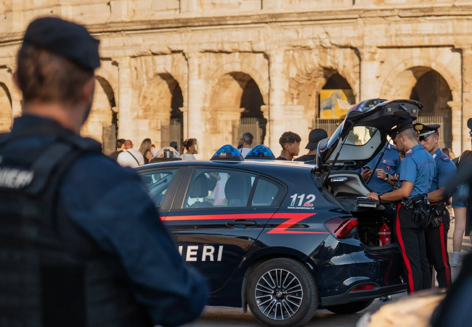 ROMA, STRETTA SULLA CRIMINALITÀ: PIÙ CONTROLLI NELLA “ZONA ROSSA” DEL COLOSSEO