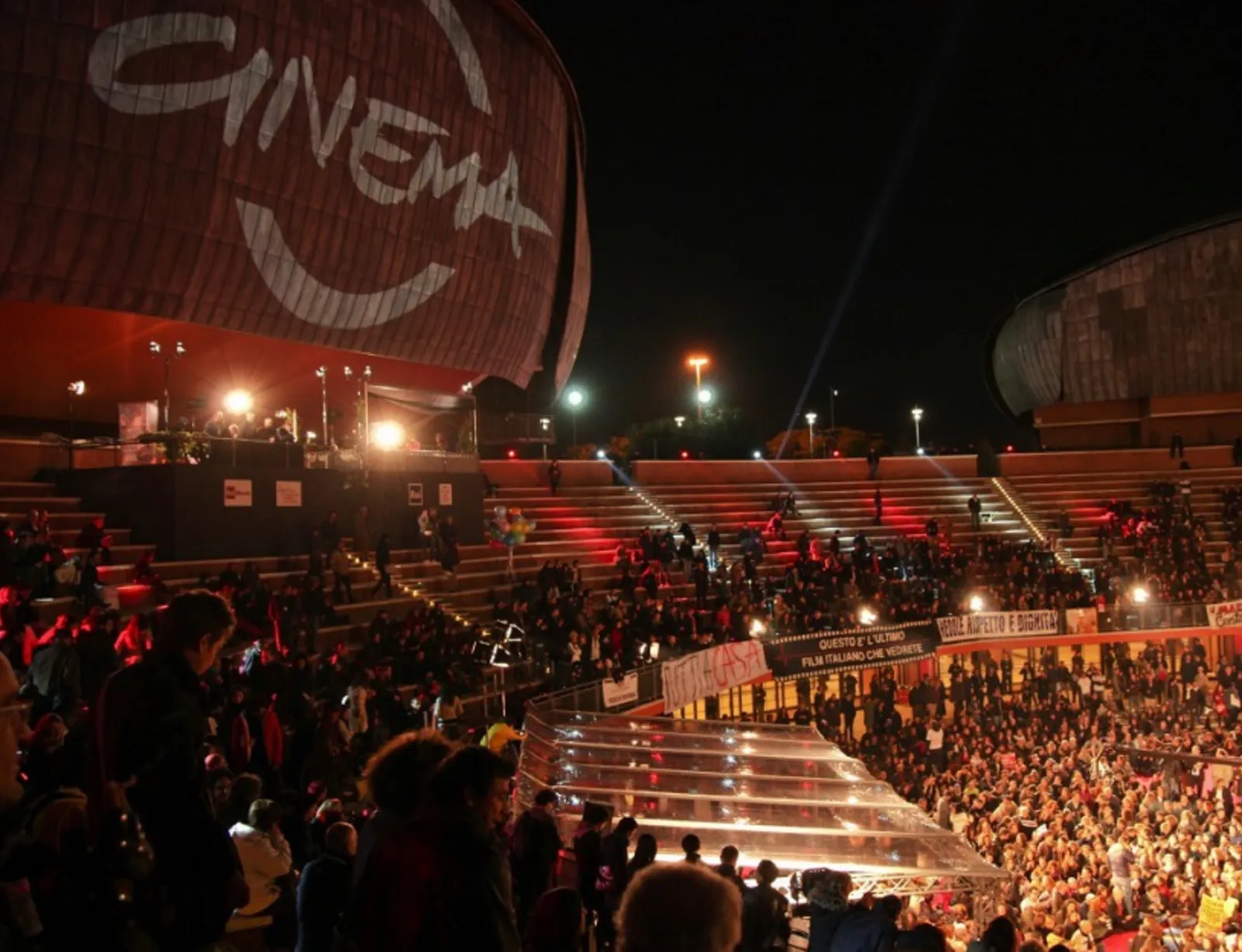 FESTA DEL CINEMA DI ROMA: MATTARELLA ALL’ANTEPRIMA SU LIVATINO, APPLAUSI PER LUNDINI E PREMIO ALLA CARRIERA A JULIANNE MOORE