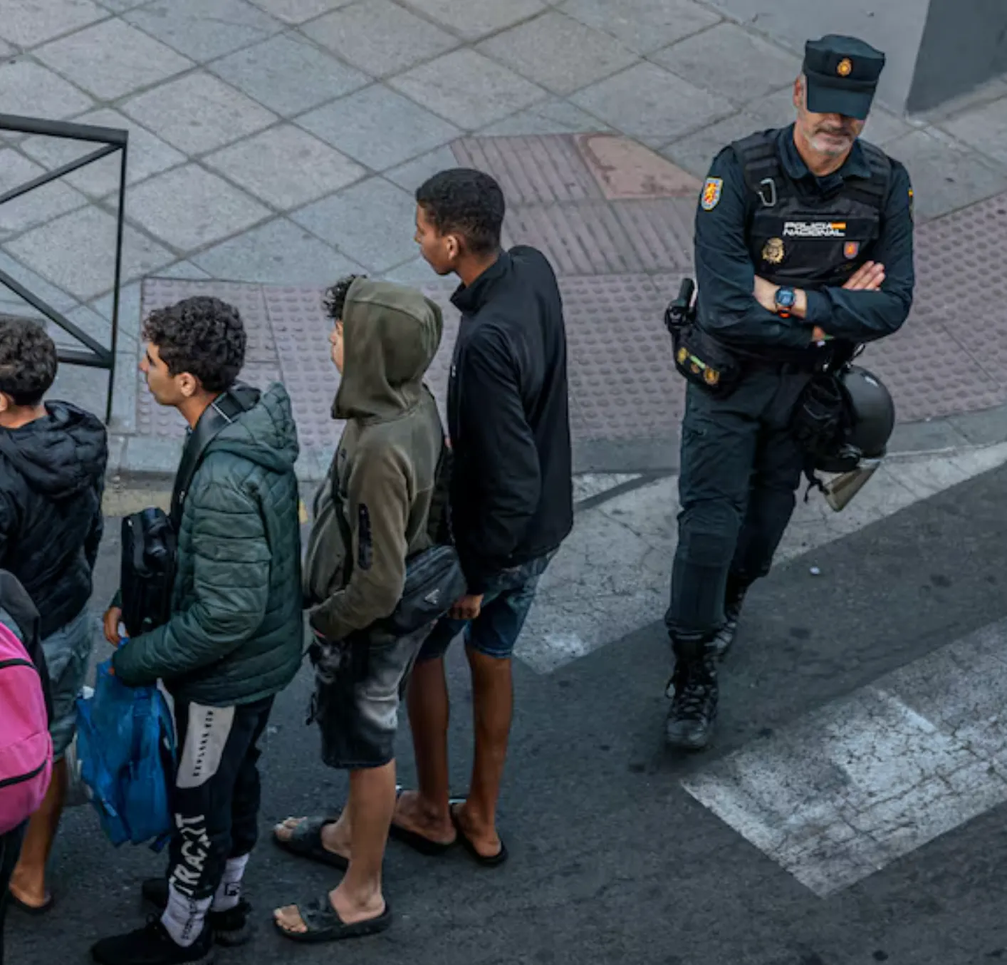 CEUTA, OLTRE MILLE MINORI ANCORA IN STRADA TRA SCONTRO POLITICO E LIMBO AMMINISTRATIVO