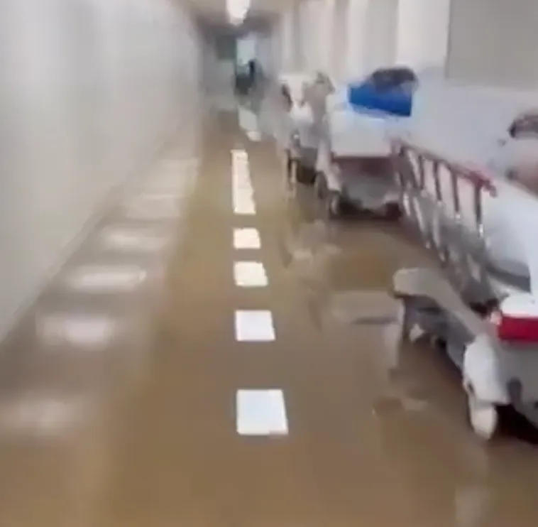 MESSICO, OSPEDALE ALLAGATO PER LA TEMPESTA TROPICALE RACHEL: DECINE DI PAZIENTI EVACUATI