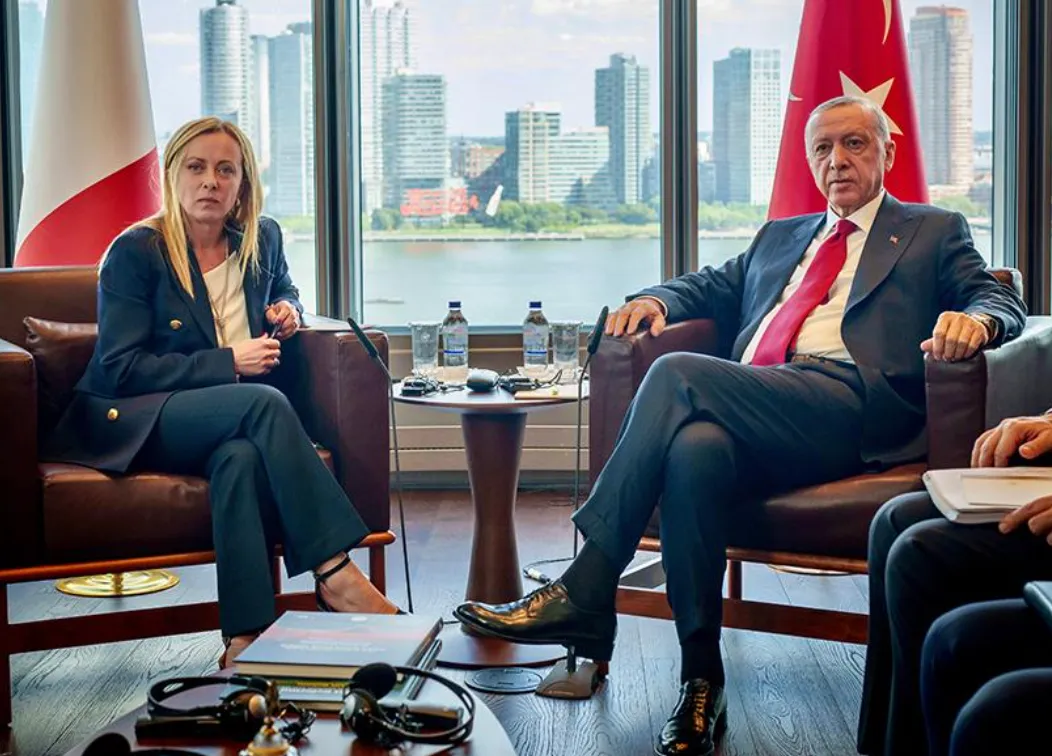 ANKARA AL CENTRO DEI NUOVI EQUILIBRI GLOBALI: LA STRATEGIA DELLA TURCHIA TRA POTENZA, DIFESA E DIPLOMAZIA