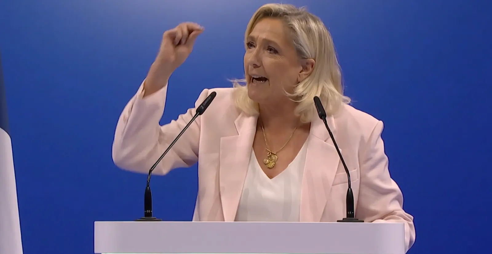 FRANCIA: MARINE LE PEN AL CENTRO DELLA STRATEGIA DEL RN PER LE PRESIDENZIALI 2027, TRA EQUILIBRI INTERNI E POLEMICHE