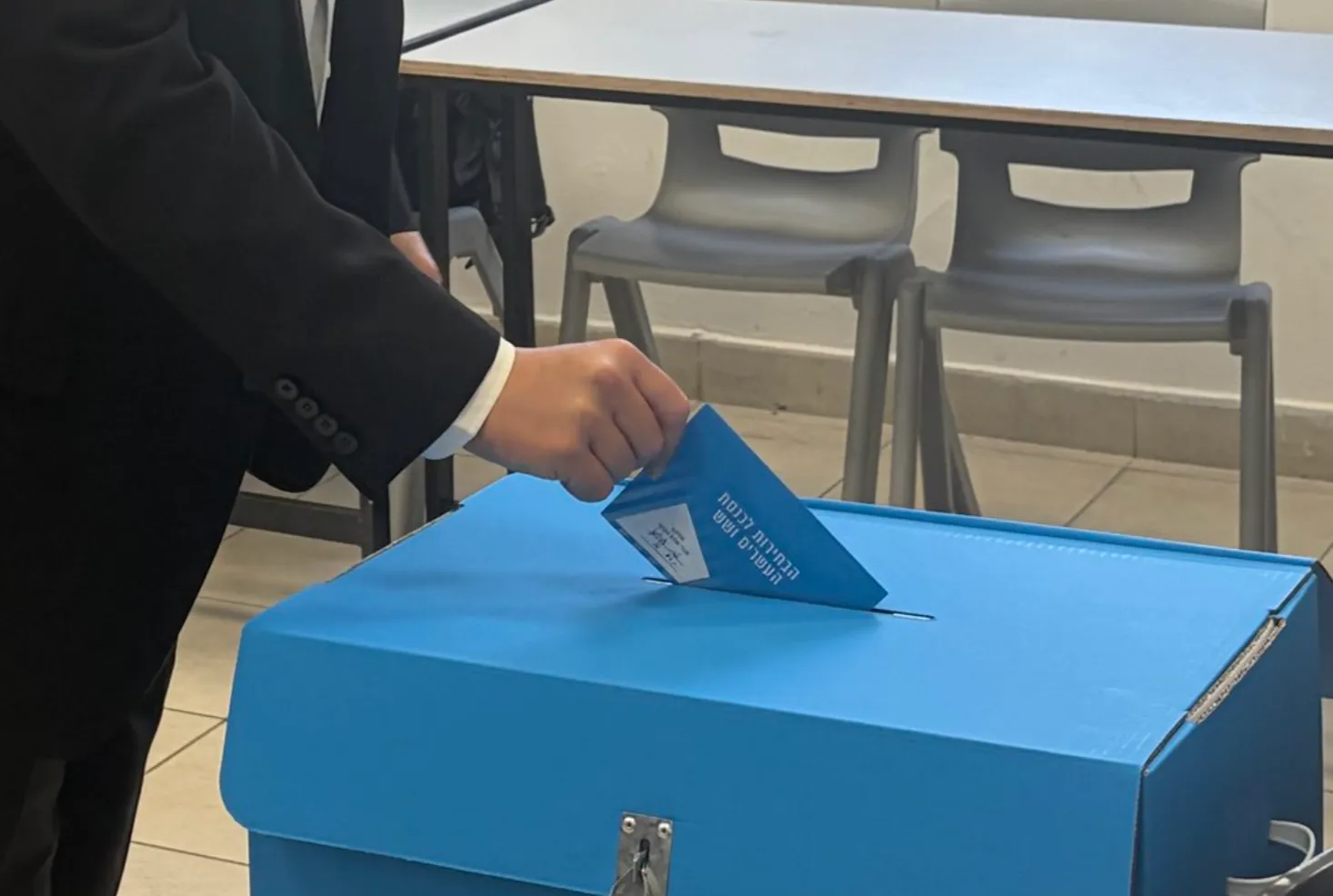 ISRAELE AL VOTO, NETANYAHU SFIDATO DA EISENKOT: INCERTEZZA SULLA MAGGIORANZA